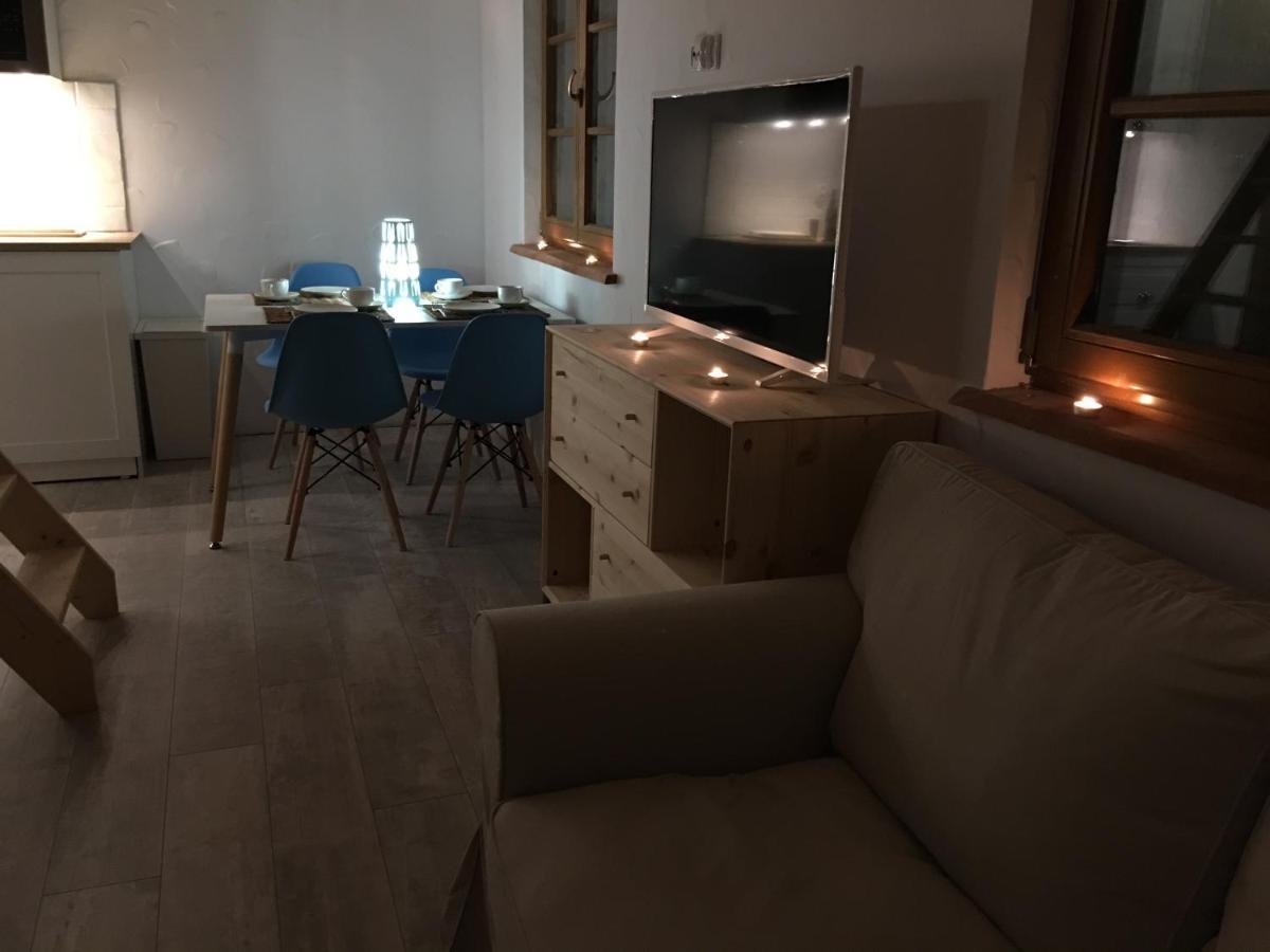 Dom Majowka I Apartamenty Bartoszowka I Michalowka Karwienskie Bloto Drugie Bagian luar foto